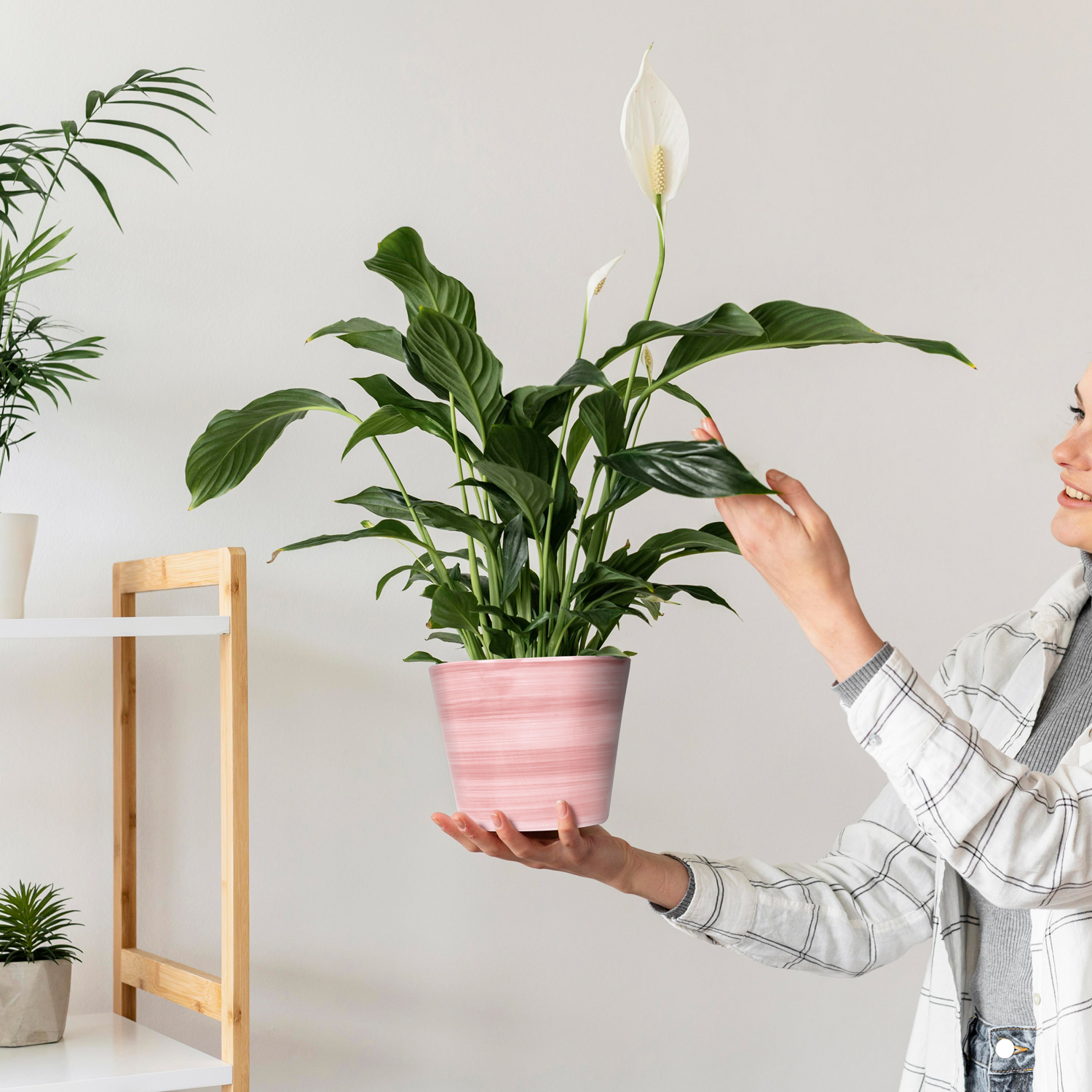 Vaso in ceramica decorata rosa