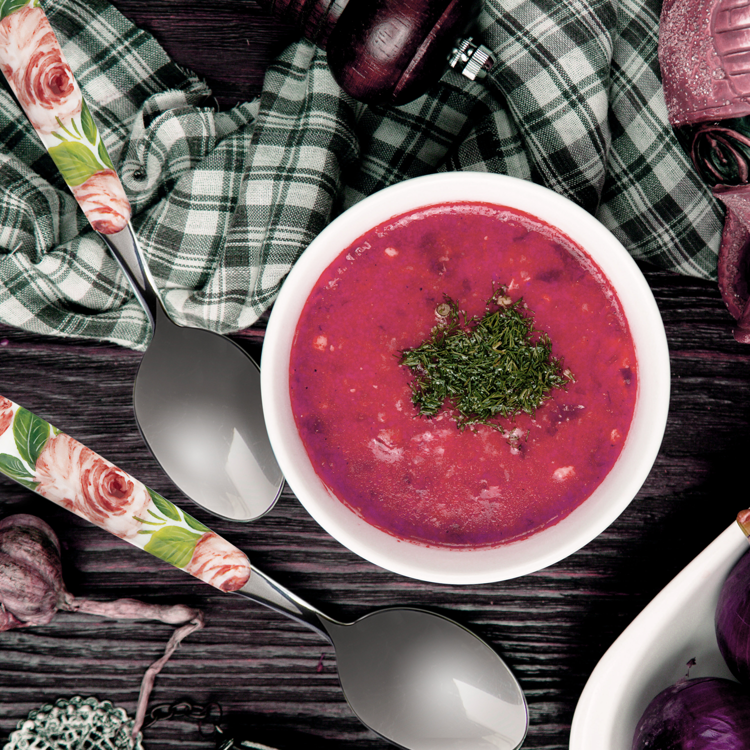 Cucchiaio da tavola con manico decorato rose