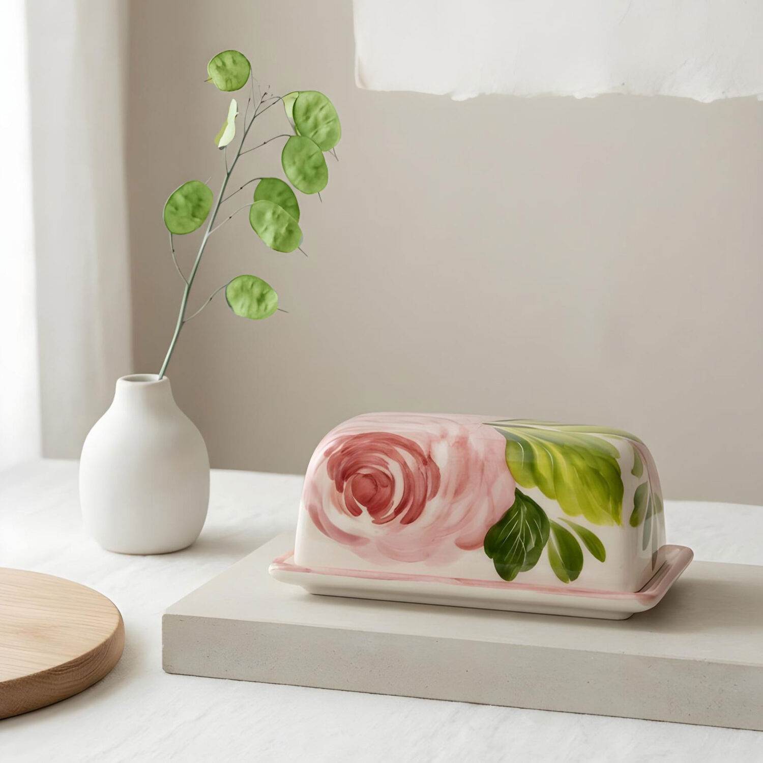 Butterdose mit rosen