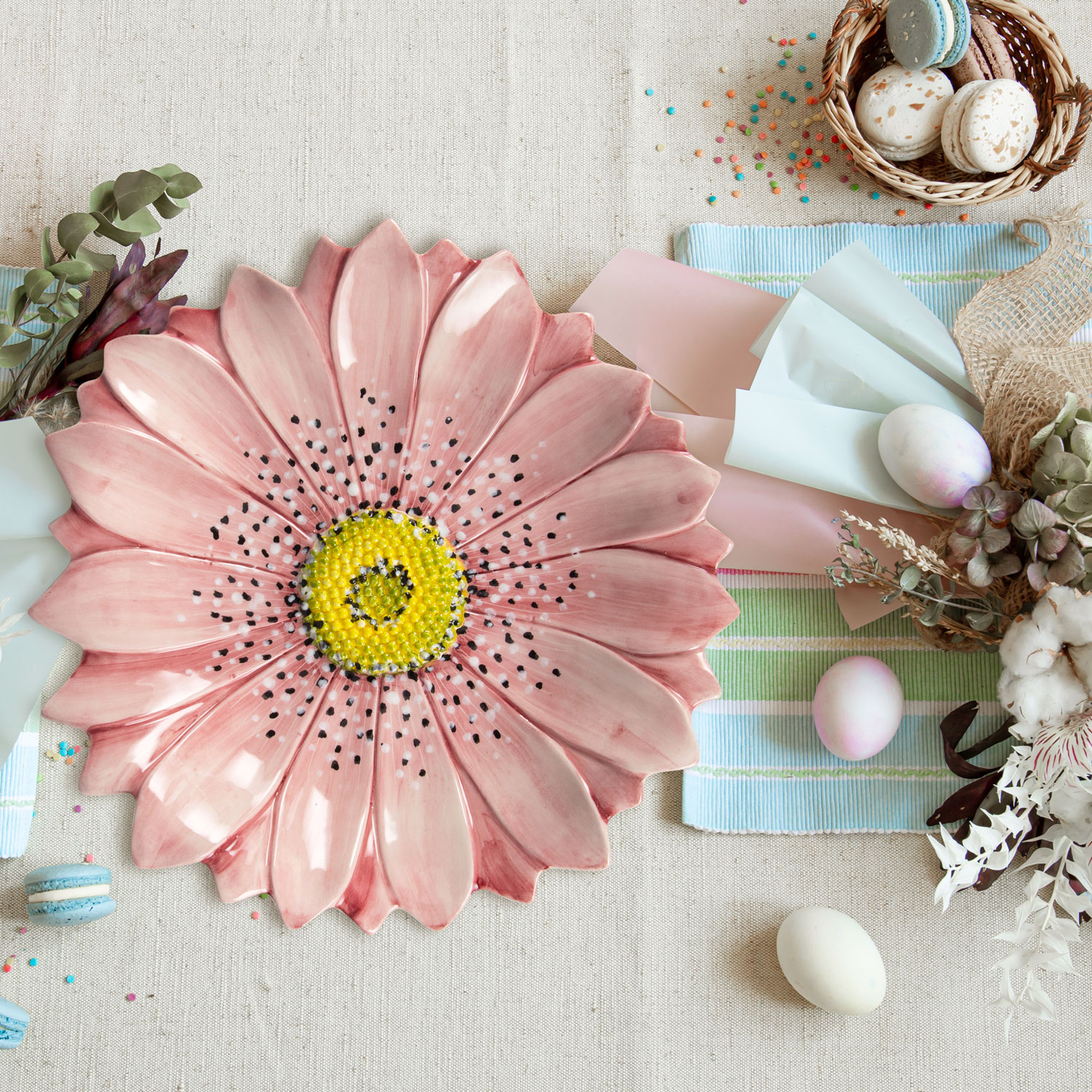 Centrotavola in ceramica decorata margherita rosa