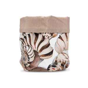 Bread basket with seashells